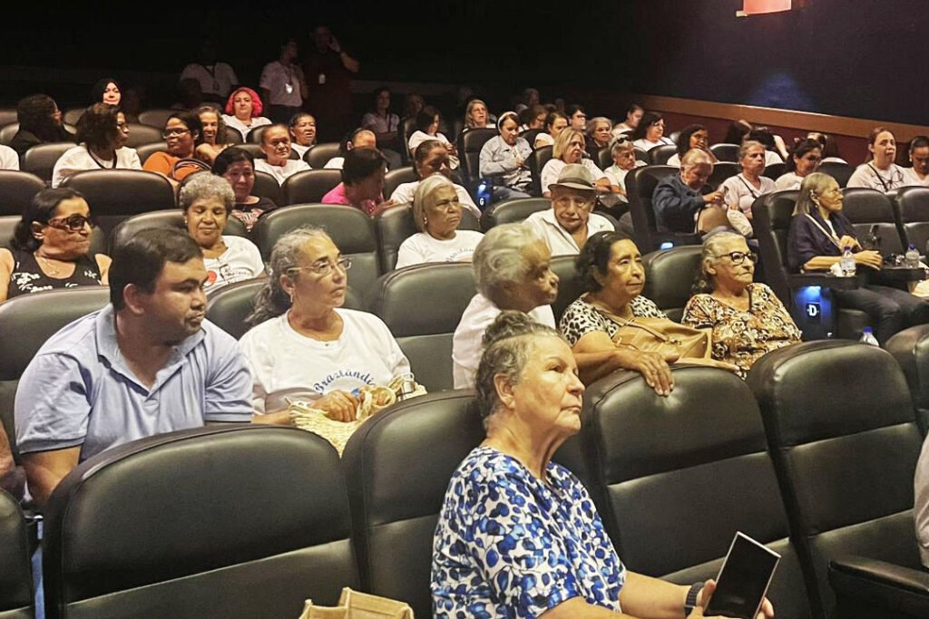 Confira as fotos da sessão para idosos do dia 11/02