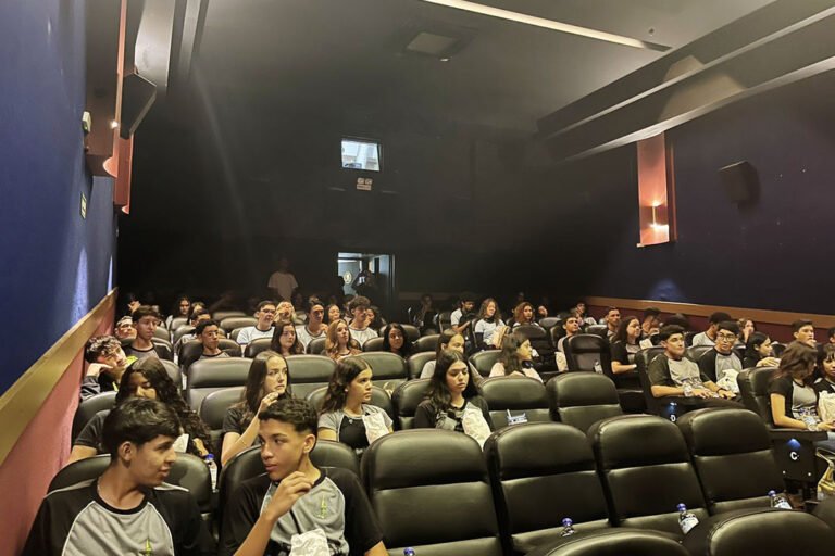 Confira as fotos das sessões para estudantes do dia 22/04